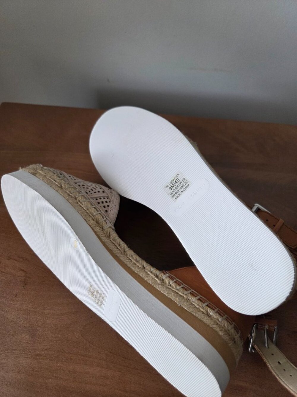 NEVER WORN VINCE CAMUTO BRAFINA GENUINE LEATHER UPPER ESPADRILLE SANDALS SZ 9M - Picture 13 of 14